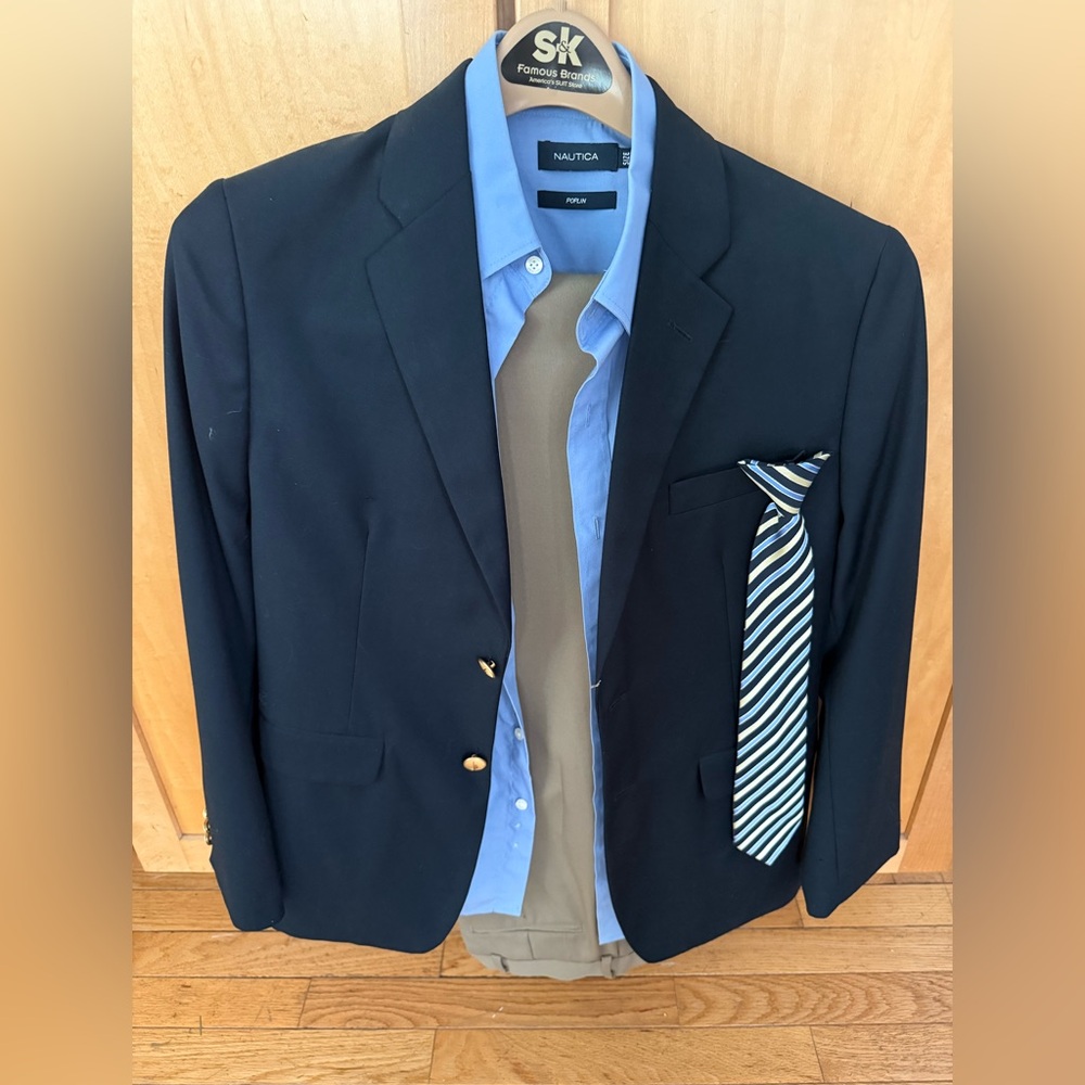 Nautica Navy 💙 Blazer, dress shirt , slacks and tie size 14-16 young men’s